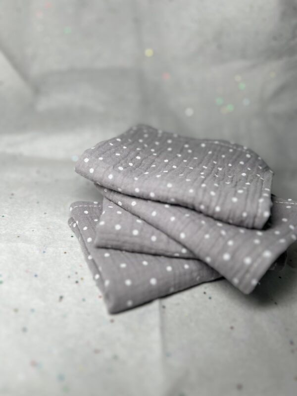 Muslino merliukas  "Pilki taškučiai"