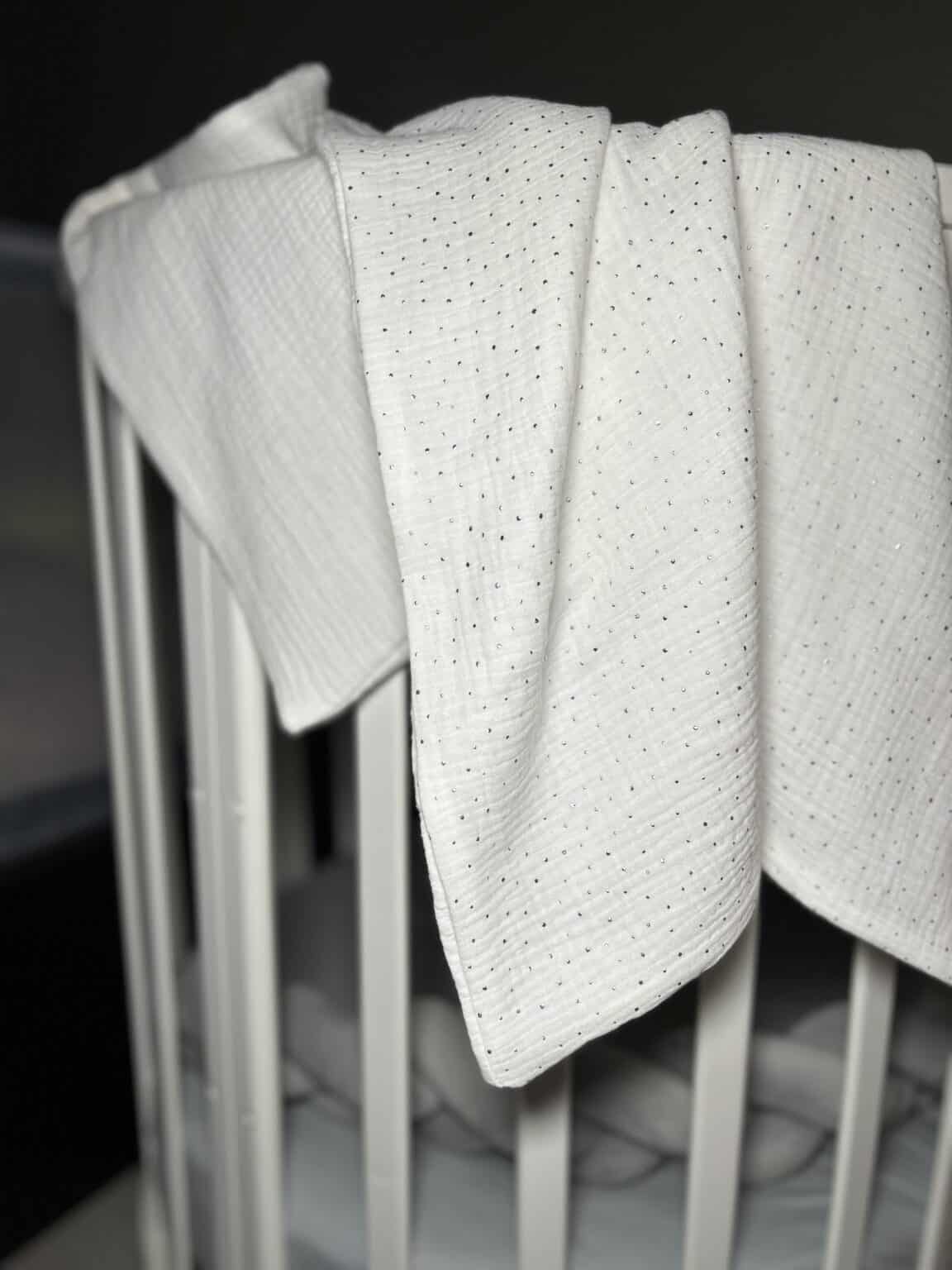 Dvisluoksnis muslino užklotukas "Debesėlis"