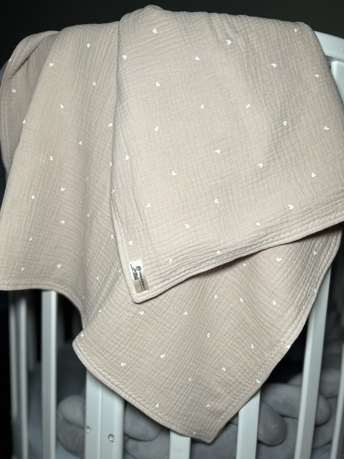 Dvisluoksnis muslino užklotukas “Mini širdelės”