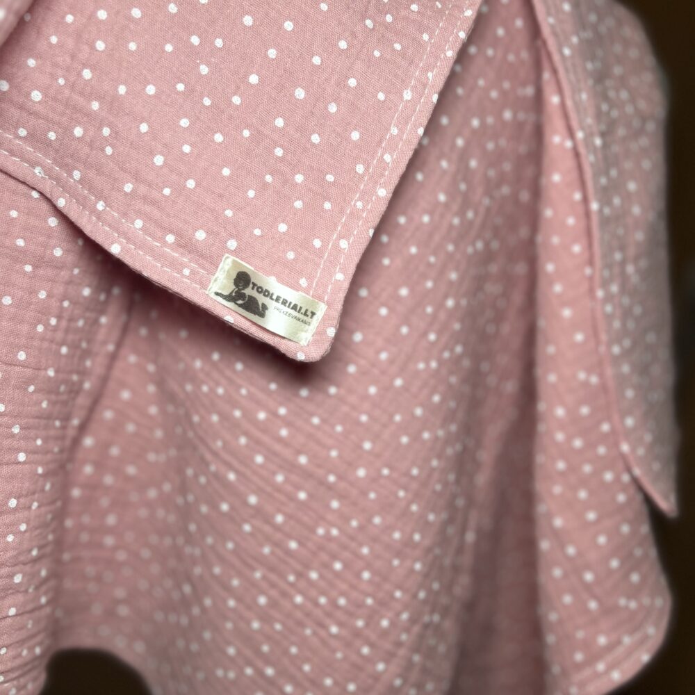 Dvisluoksnis muslino užklotukas "Rožiniai taškeliai"