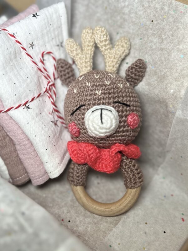 Rankų darbo barškutis/kramtukas “Raudonas”