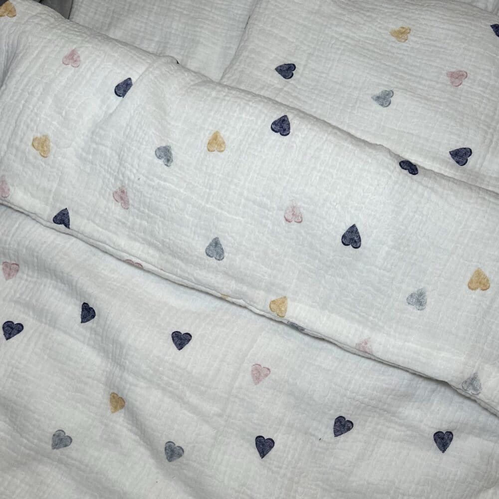 Muslino patalynė "Spalvotos širdelės"