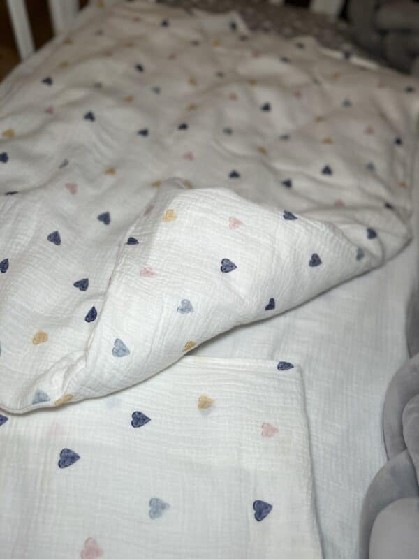 Muslino patalynė "Spalvotos širdelės"